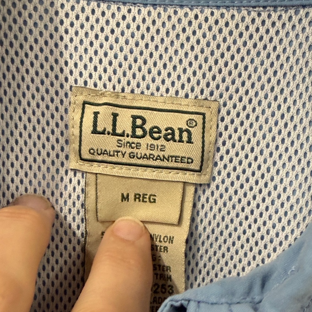 EUC L.L. Bean Men's Casual Blue Button Down Tropicwear Shirt - Picture 3 of 4